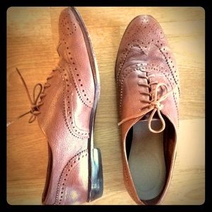 Vintage Bass wingtip leather Oxford shoe, size 6.5
